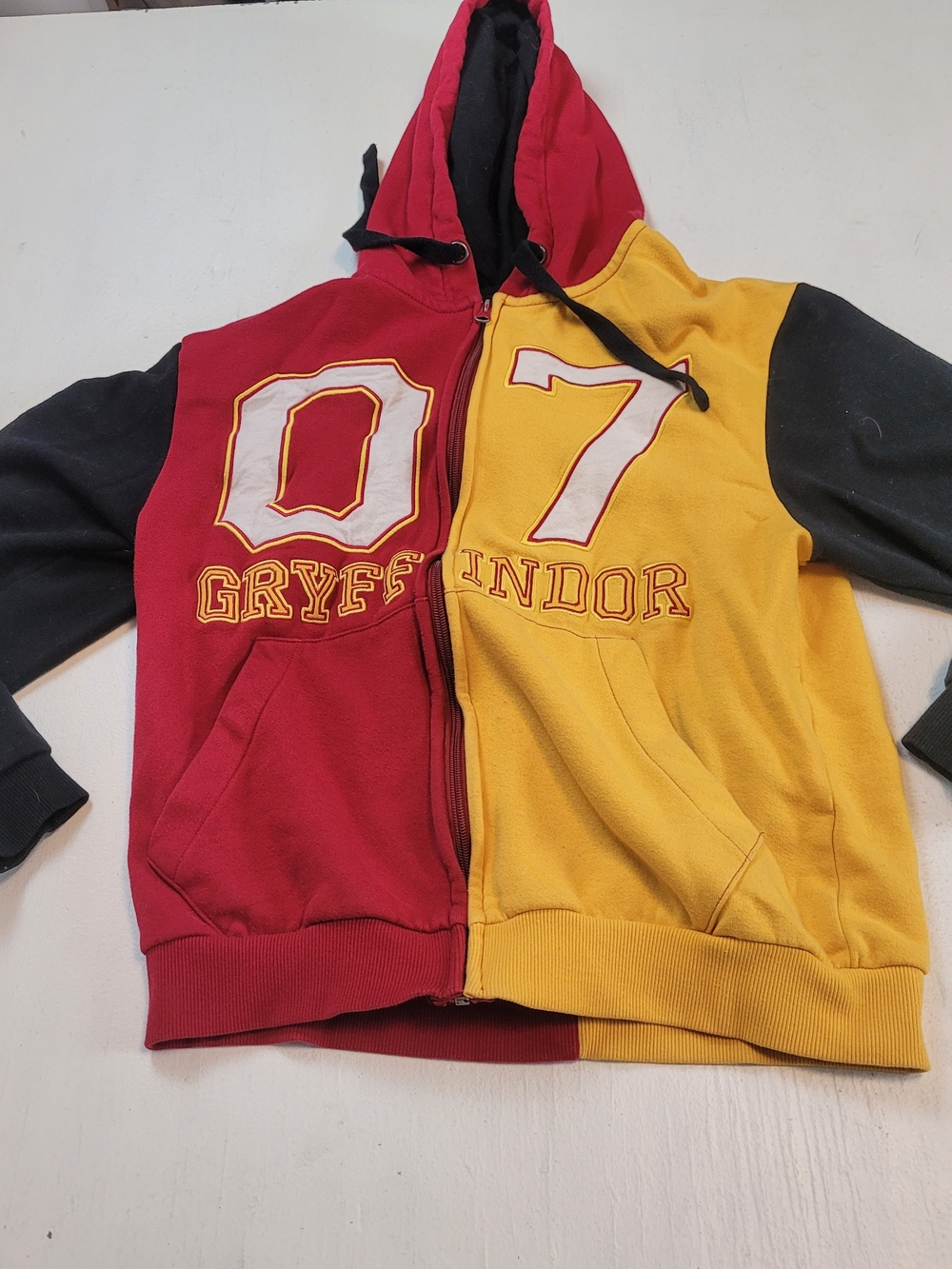 Wizarding World Harry Potter Universal Studios Gryffindor Hoodie Adult Size S